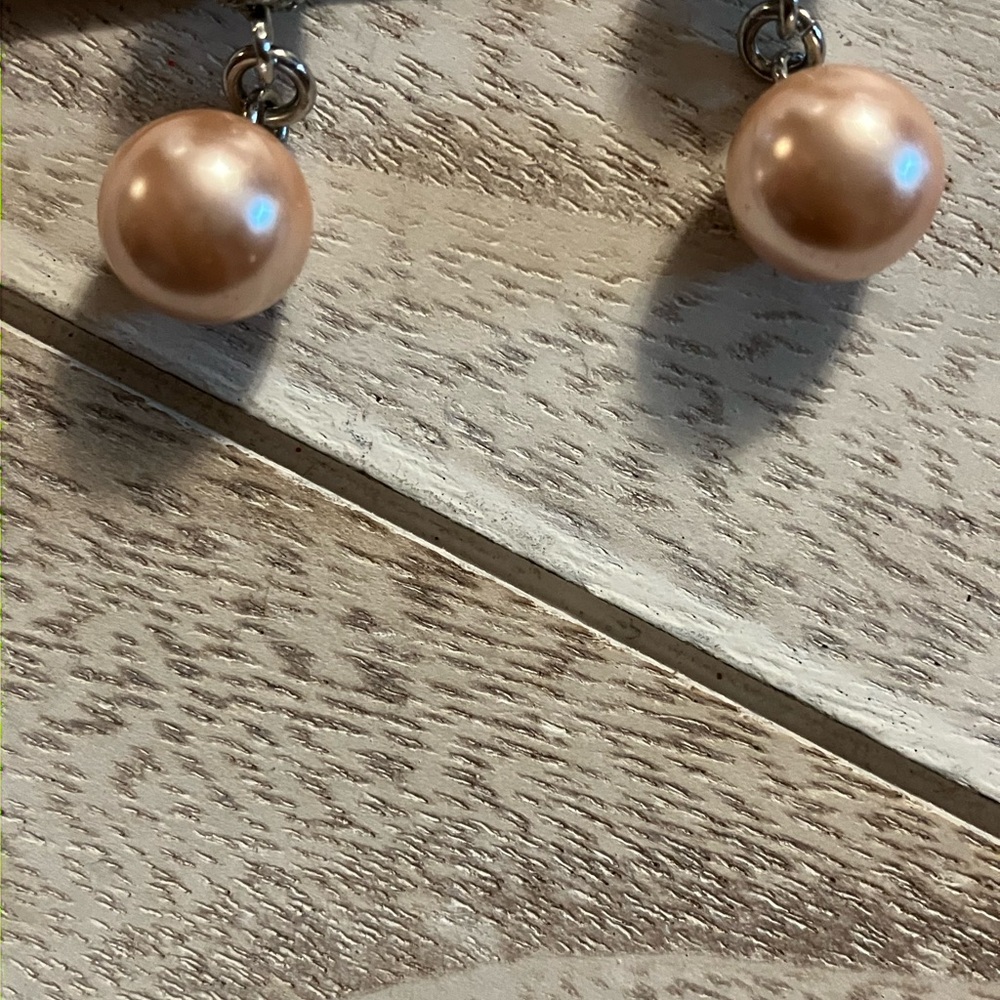 🌸 Pearl And Crystal Earrings - Picture 3 of 5